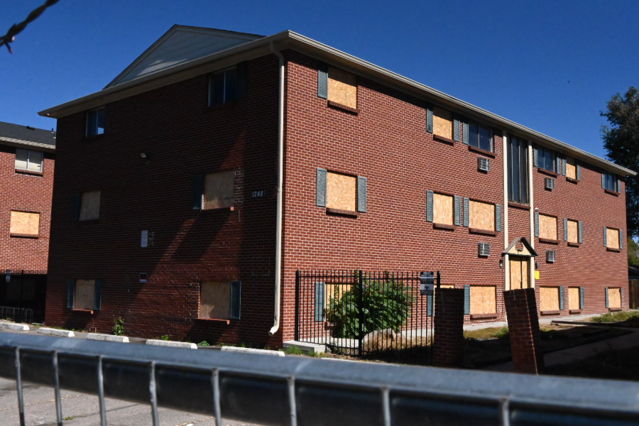 The outside of an Aurora apartment building.