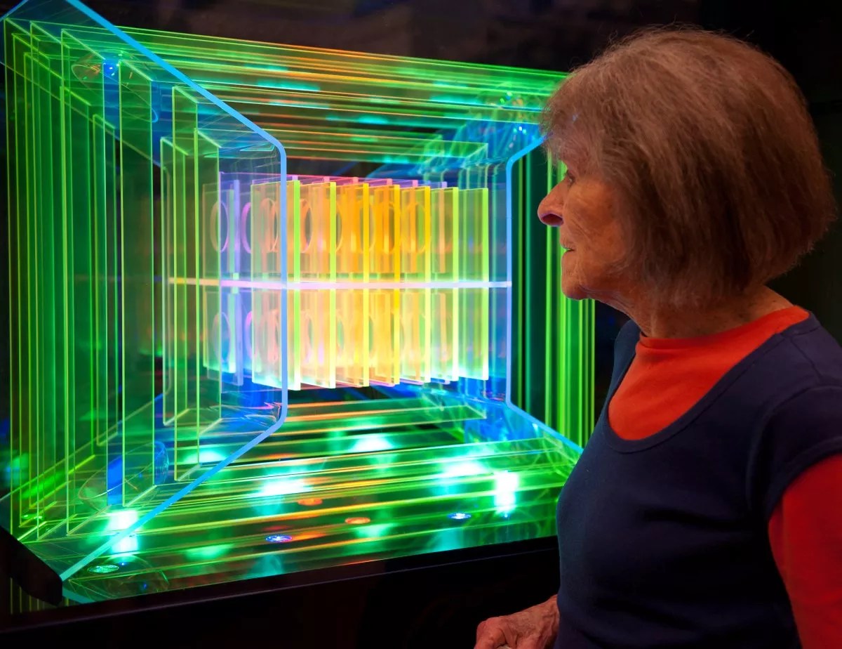 Remembering Light Artist Dorothy Tanner of Lumonics