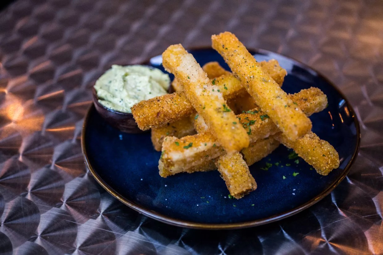 Can Wine Make a Comeback at Clyde? So Far, the Glass Is Half Full…