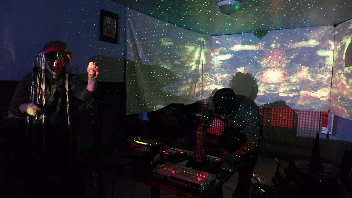 DIY Music Thrives in Denver at Vegan Greasy Spoon the Handy Diner