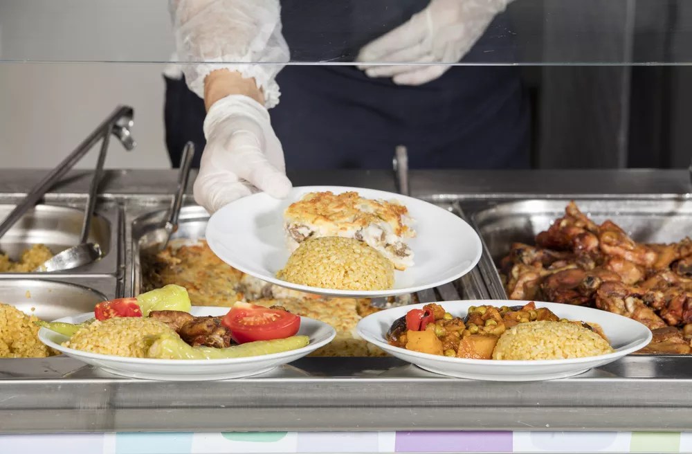 Students Petition DU to Reconsider Contract With Controversial Food Provider