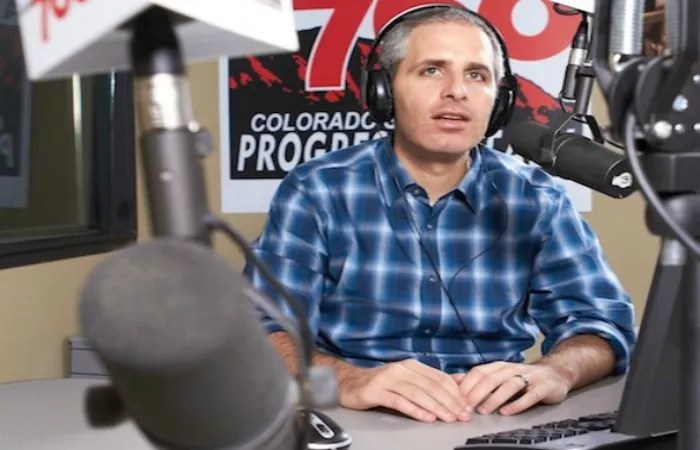 Journalist Crowdfunds Money for E-Mail Between GOP and Oil and Gas Industry