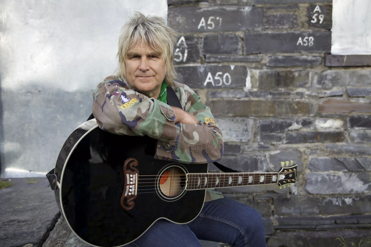 Wake Up: Despite Cancer Battles, Mike Peters and the Alarm Still Rock