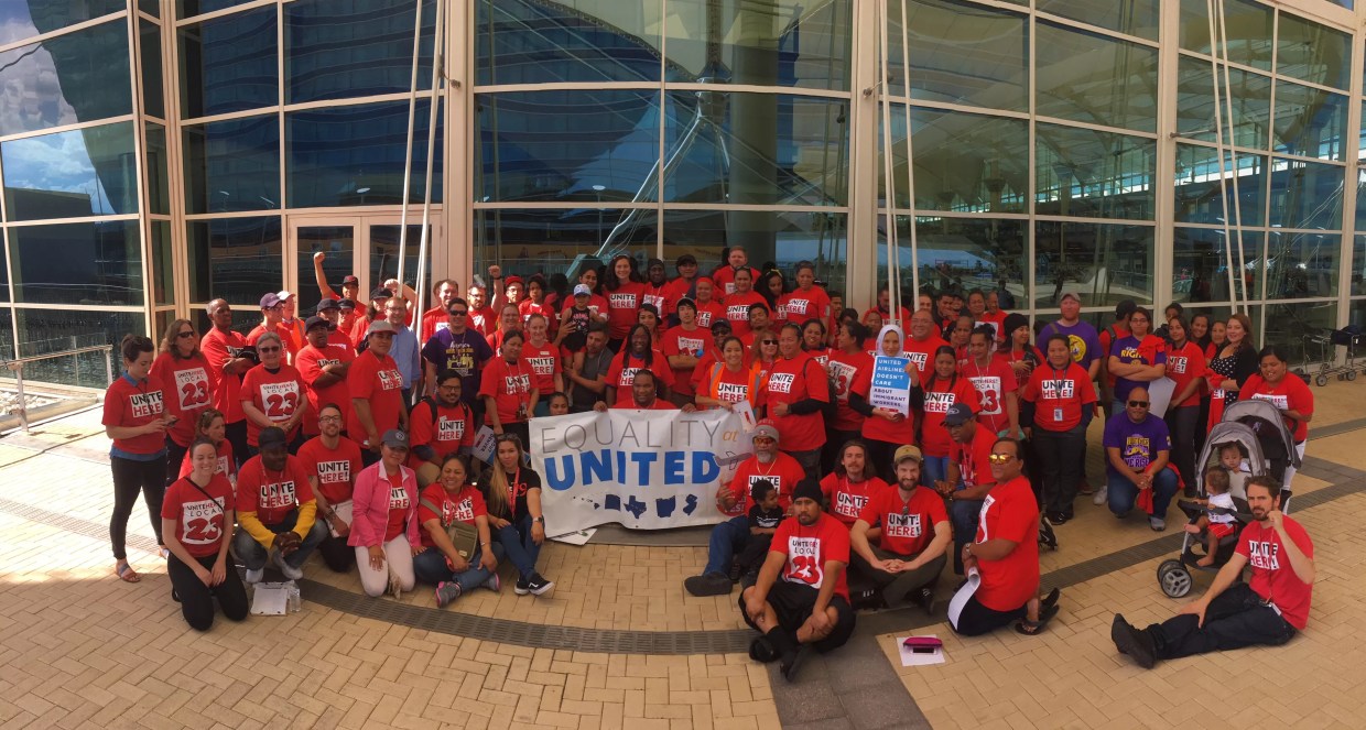 United Airlines Catering Workers Will Vote to Unionize