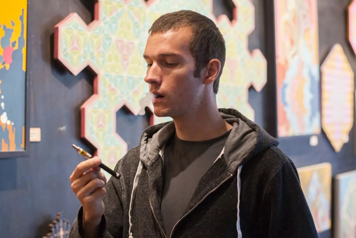 Study Shows Most People Don’t Care if You’re Vaping Weed in Public