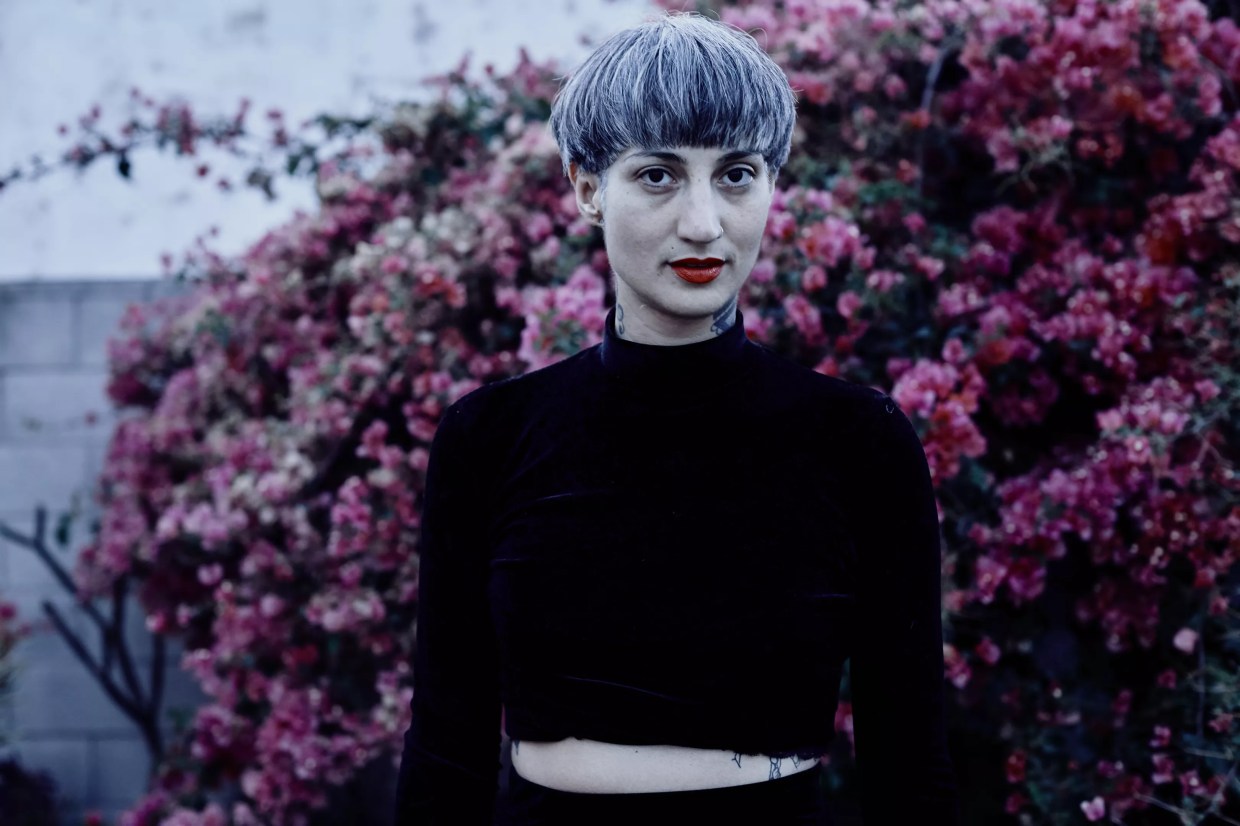 Y La Bamba’s Luz Elena Mendoza Finds Herself on <i>Mujeres</i>