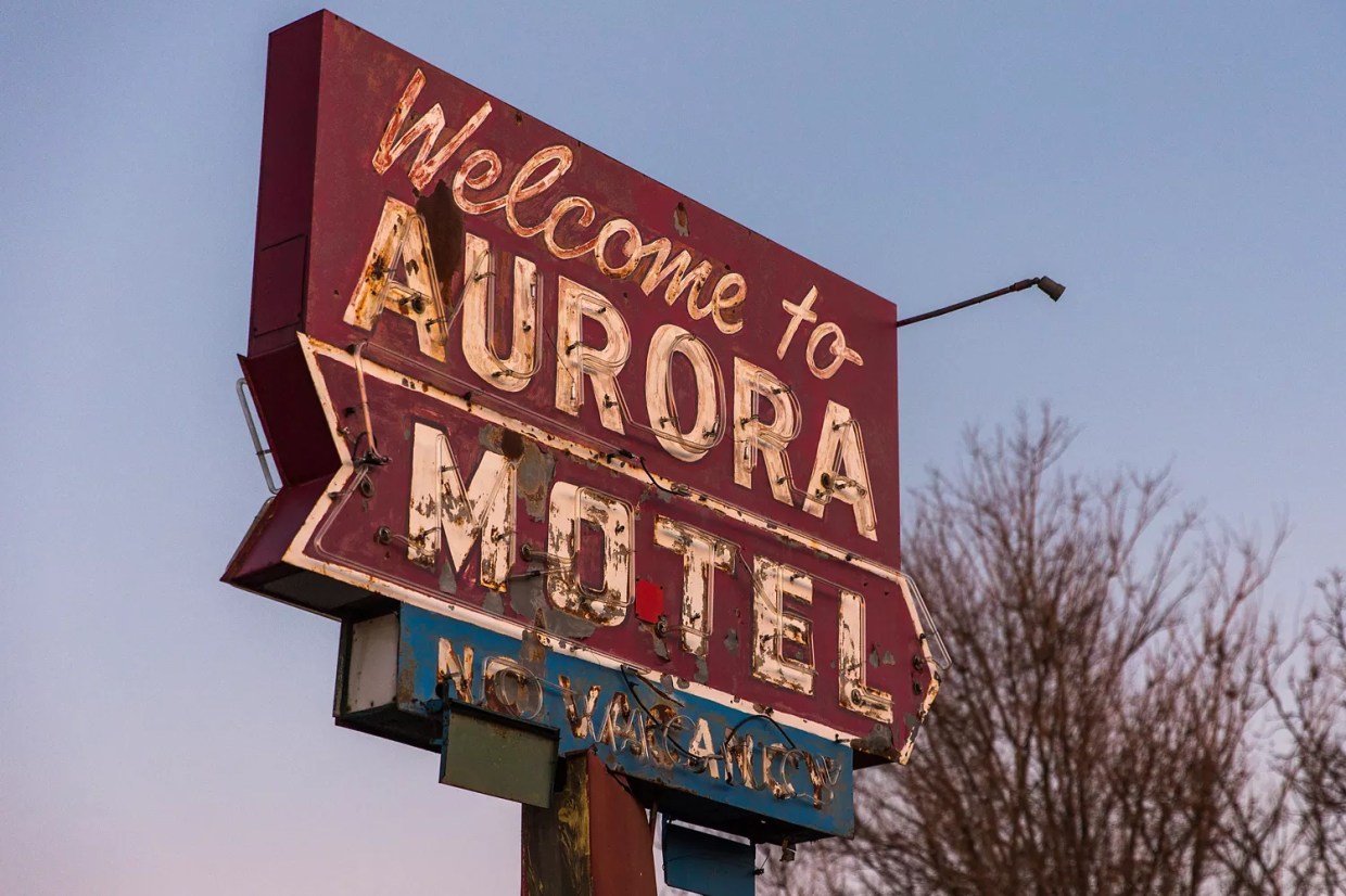 aurora motel