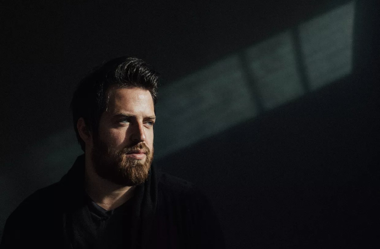 <i>American Idol</i> Lee DeWyze Keeps it Real