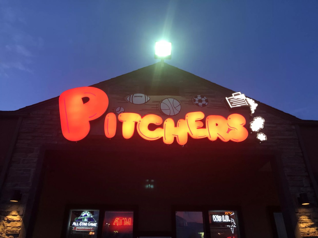 Aurora’s Pitchers Is the Last of Former Sports Bar Chain