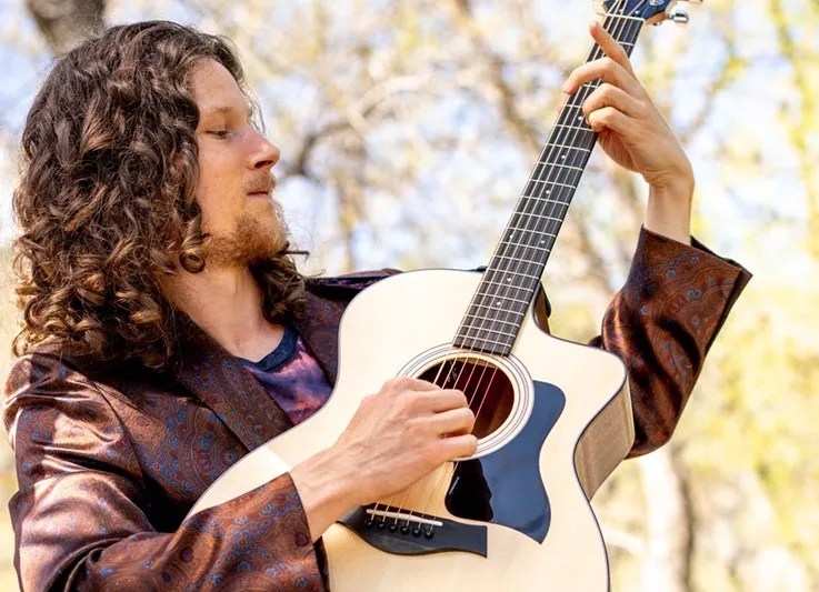 Derek DeMuth Makes Magic With Percussive Fingerstyle Guitar