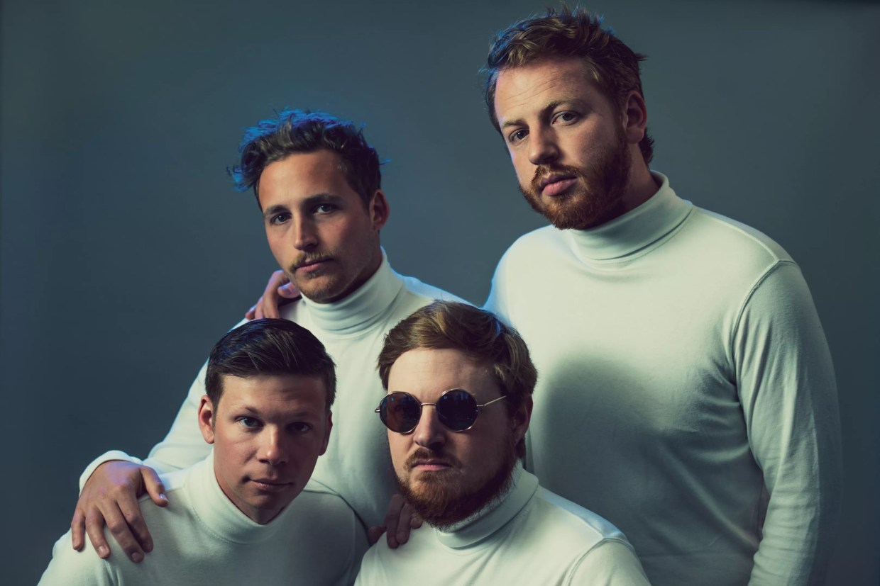 Retrofette Sings About Bad News and Social Media on “Photogenic”