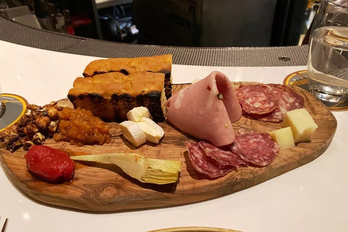 Happy Hour at Chow Morso Osteria Is an Imperative Aperitivo