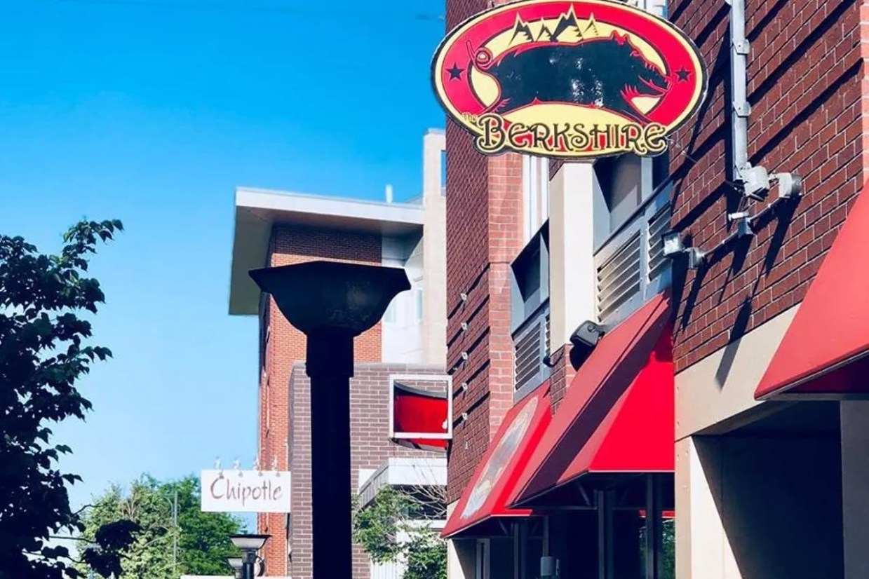 A Stapleton Pioneer Restaurant Will Close After Twelve Porky Years