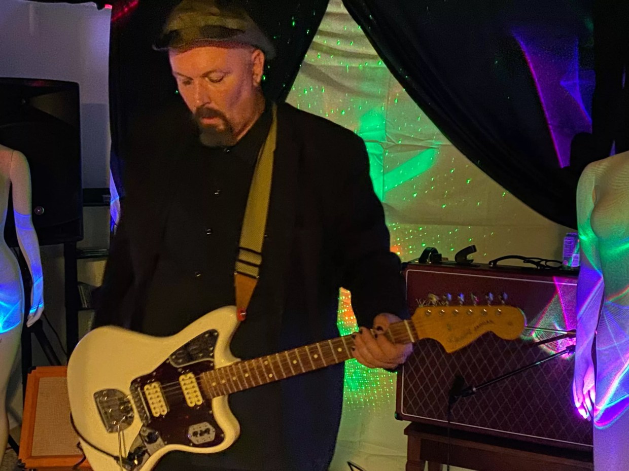 Hear This: Redwing Blackbird Finds Beauty in the Bleak