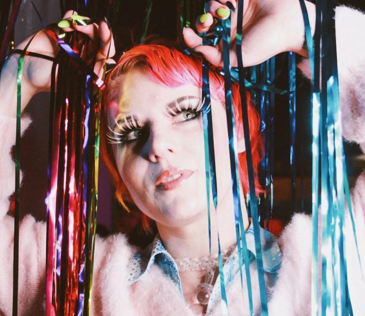 Out-of-Work Stylist Lauren Zwicky Warns: Put Kitchen Scissors Down