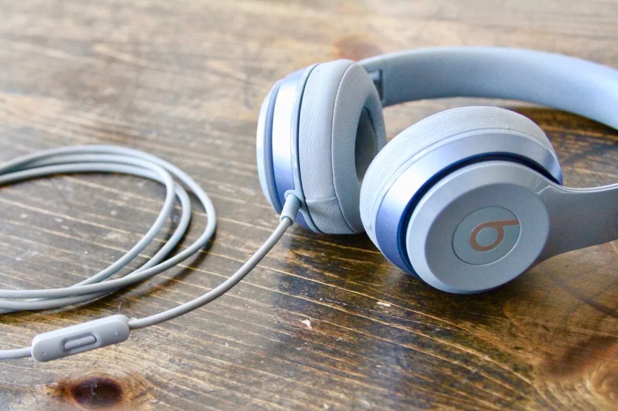 House of Pod’s <i>LoveSick</i> Podcast Hopes to Prove That Love Is Blind