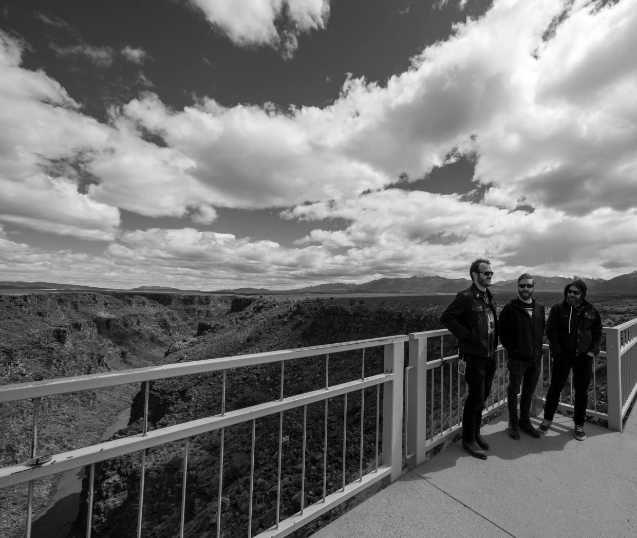 Sludge Metal Band In the Company of Serpents Turns On the <i>Lux</i>