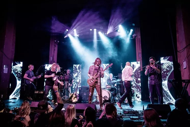 Float Like a Buffalo Tours Yards and Driveways Across Colorado