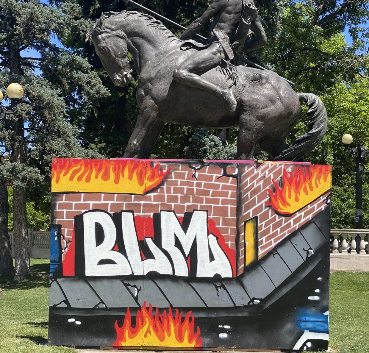 Black Love Mural Festival Protects Monuments From Graffiti