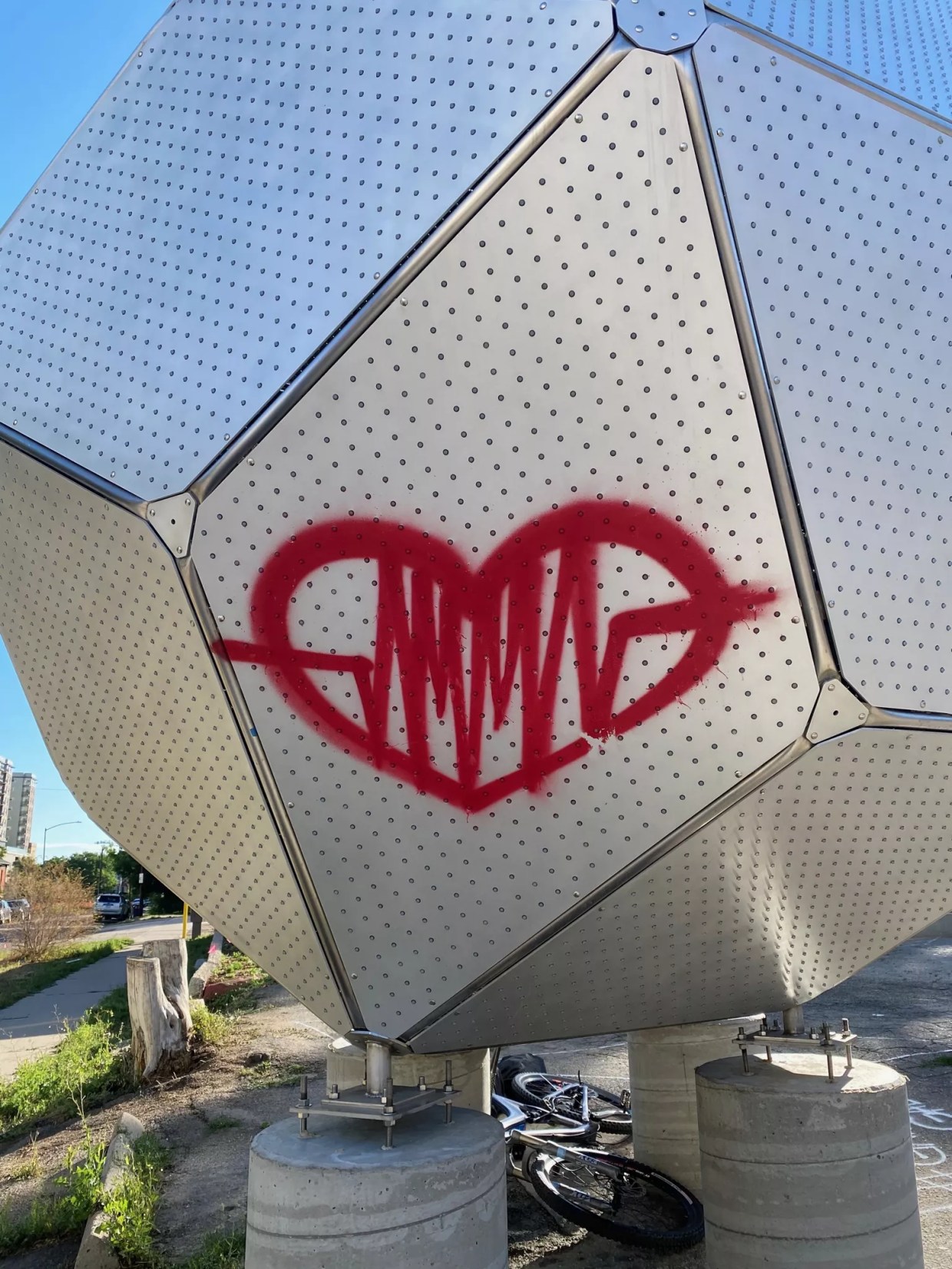 Gamma Acosta Tag Appears on New Clark Richert Sculpture