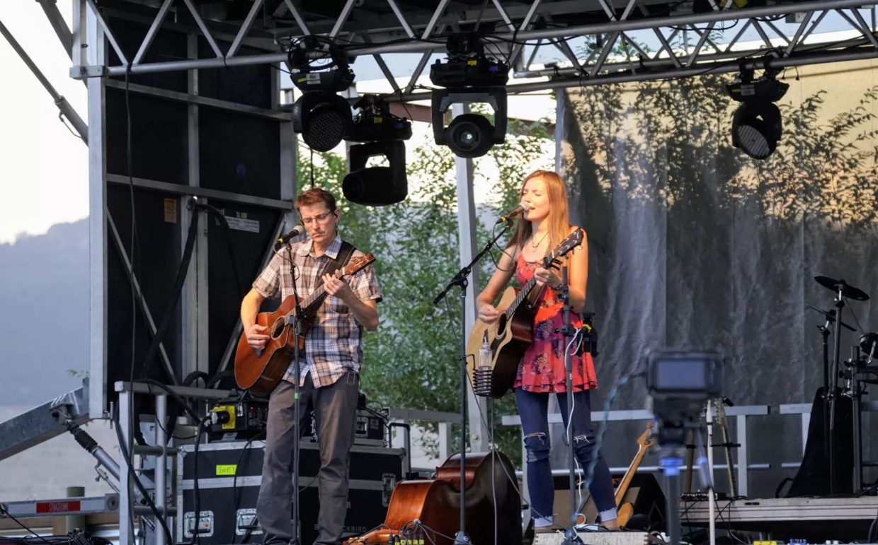 Country Singer Taylor Shae Tells Stories Through Song