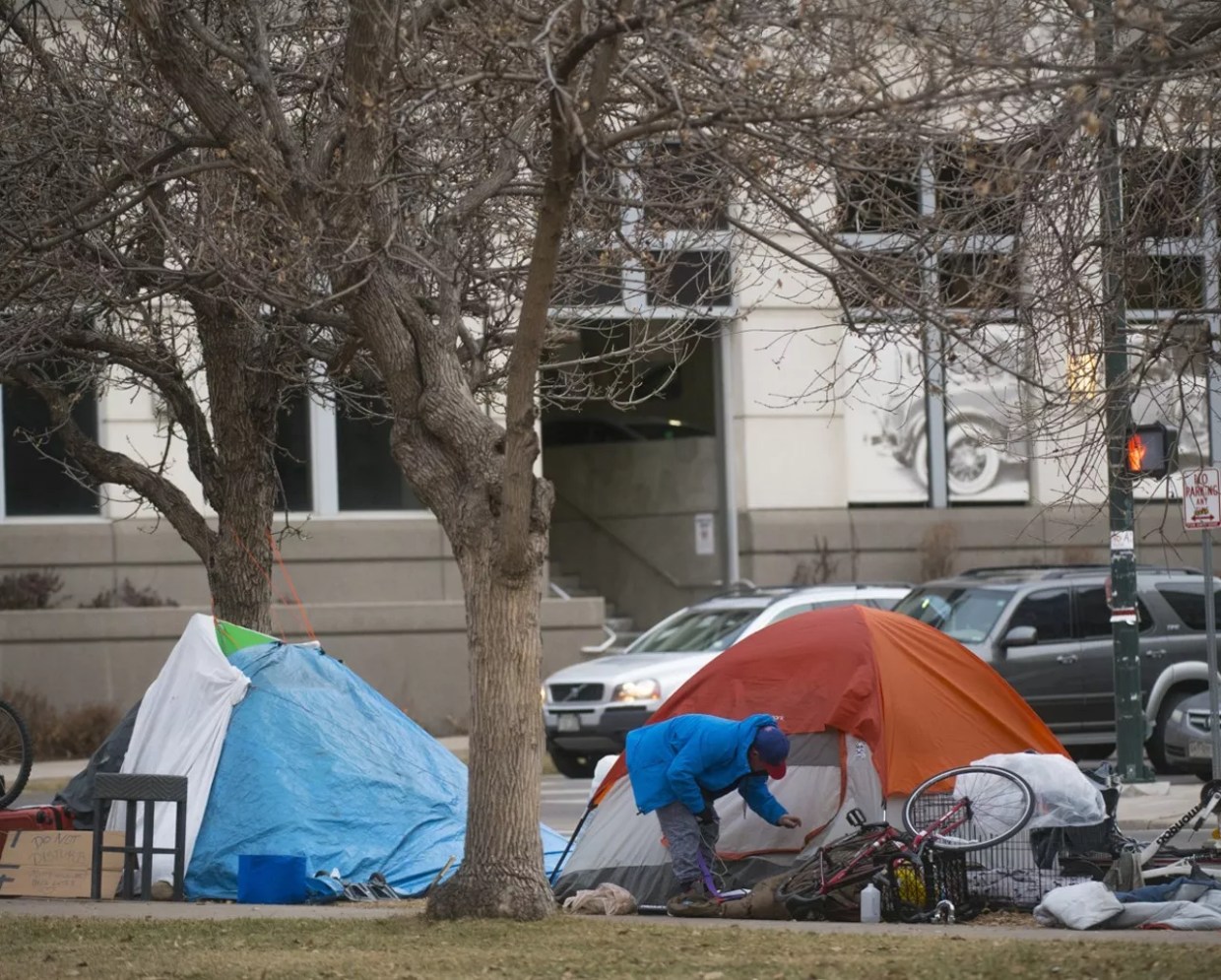 Should Homeless, Service Providers Be Higher on Vaccine Priority List?