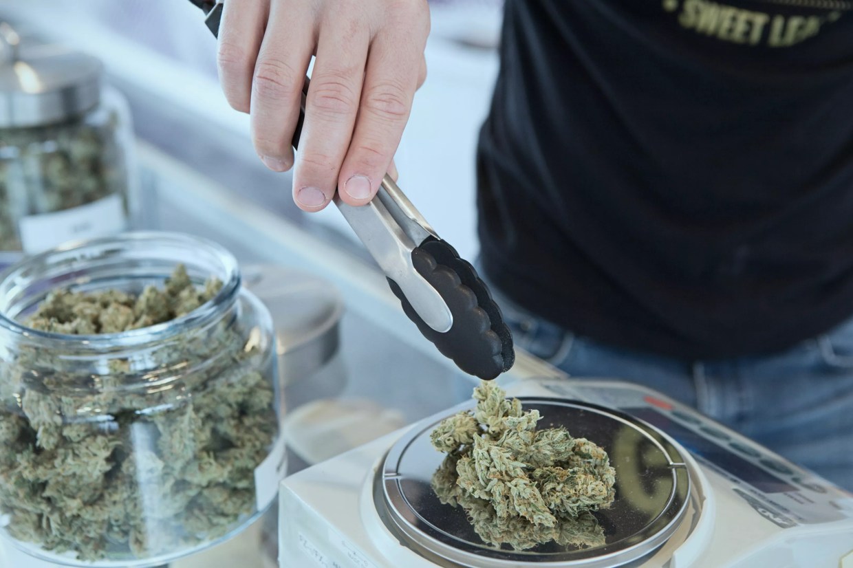 Ask a Stoner: Budtenders Need to Be Cleaner at Work