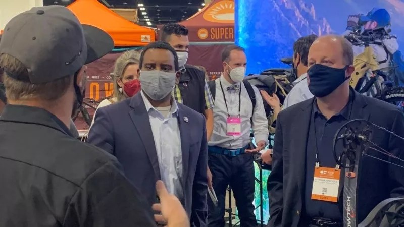 Polis: I’ll Lower Hammer on Scofflaw Districts to Stop COVID School Shutdowns