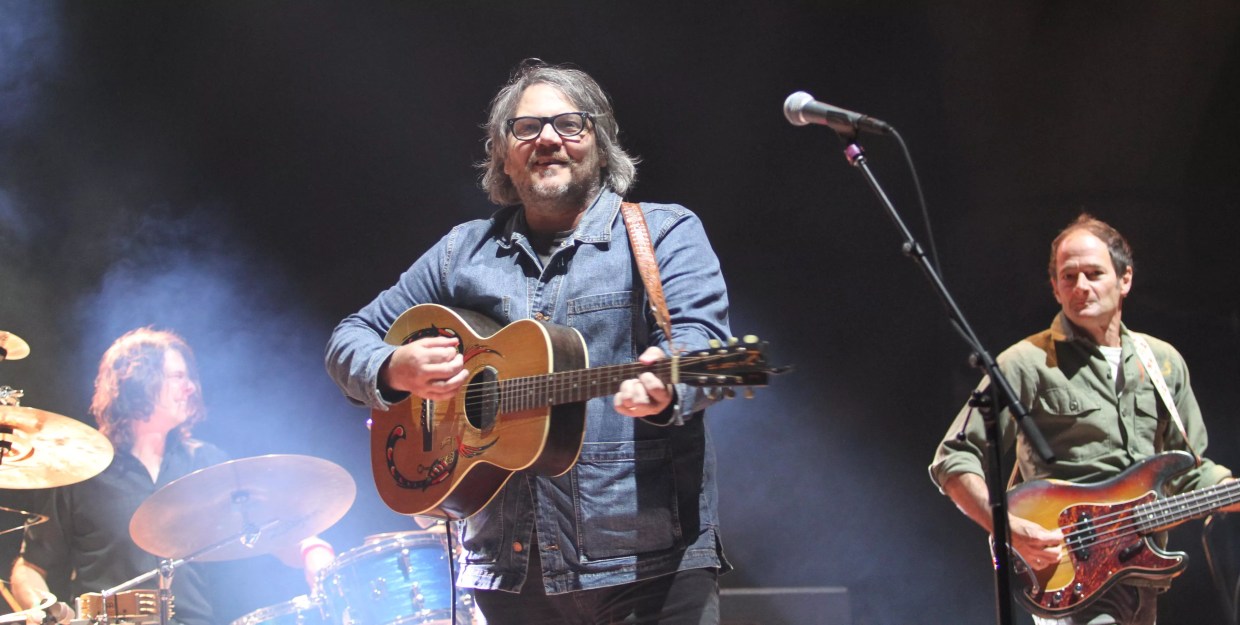 Wilco’s Jeff Tweedy Recants His Red Rocks Smear at Gig With Sleater-Kinney