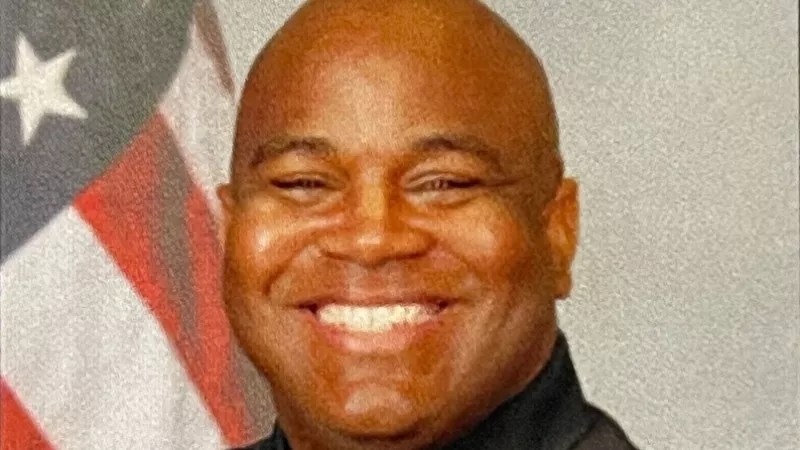 Anti-Vax Denver Cop Fired for Failing to Help Shooting Victim Who Died