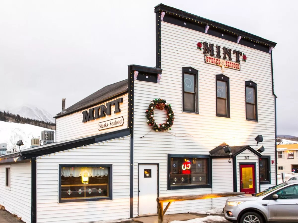 Before Dolly Parton Hit Miami, the Mint Had “Jolene” Covered