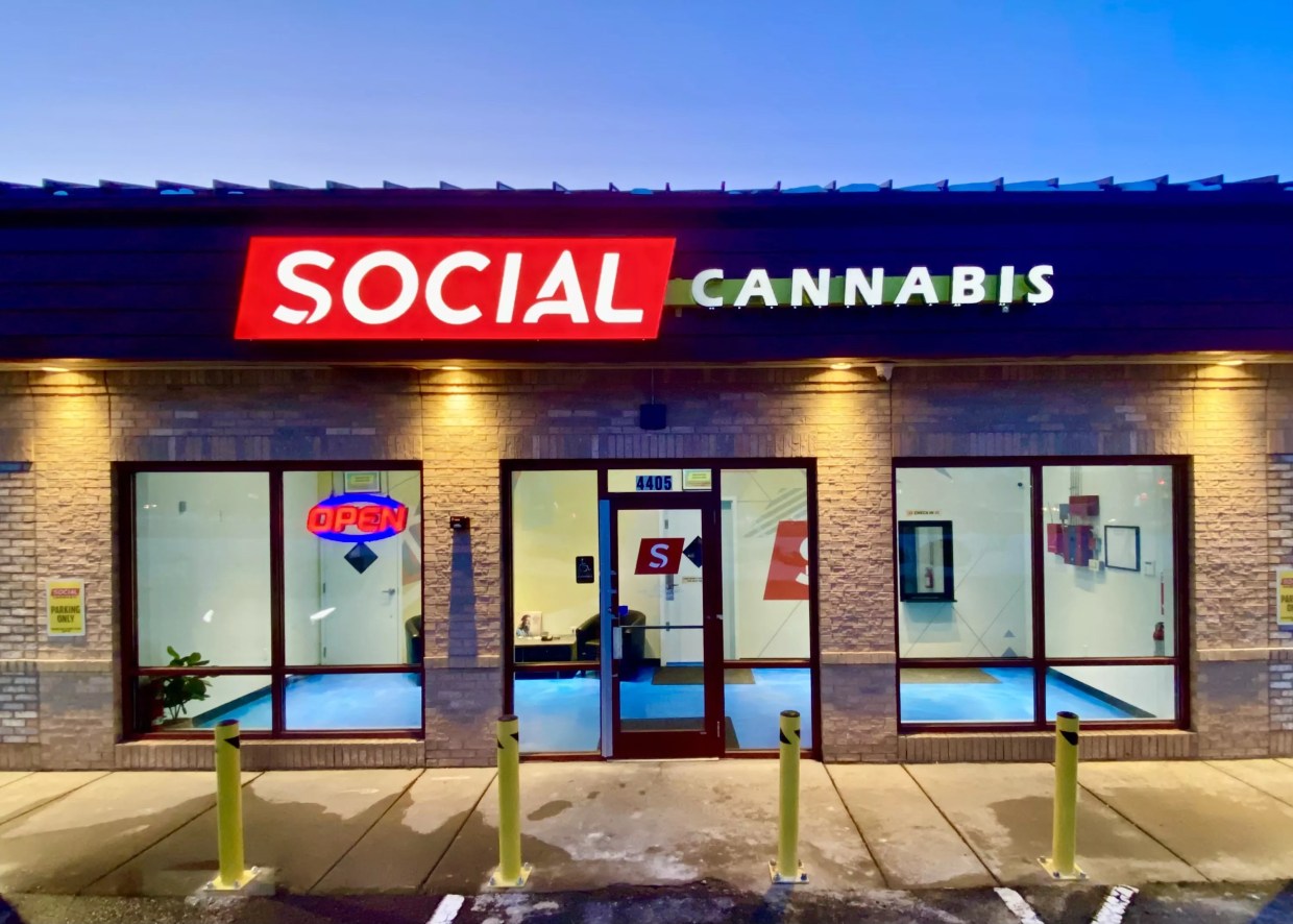 Openings and Closings: New Dispensaries Outpaced by Closures