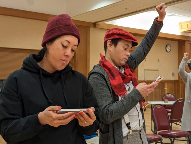 two actors practicing