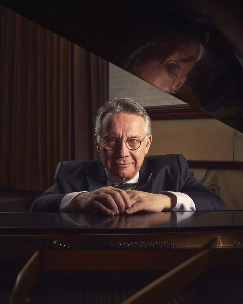 Cocktail Hour: John A. Kite on piano