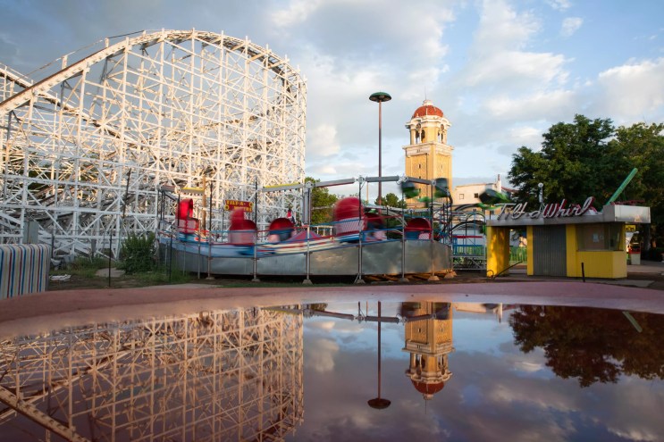 Lakeside Amusement Park Rides