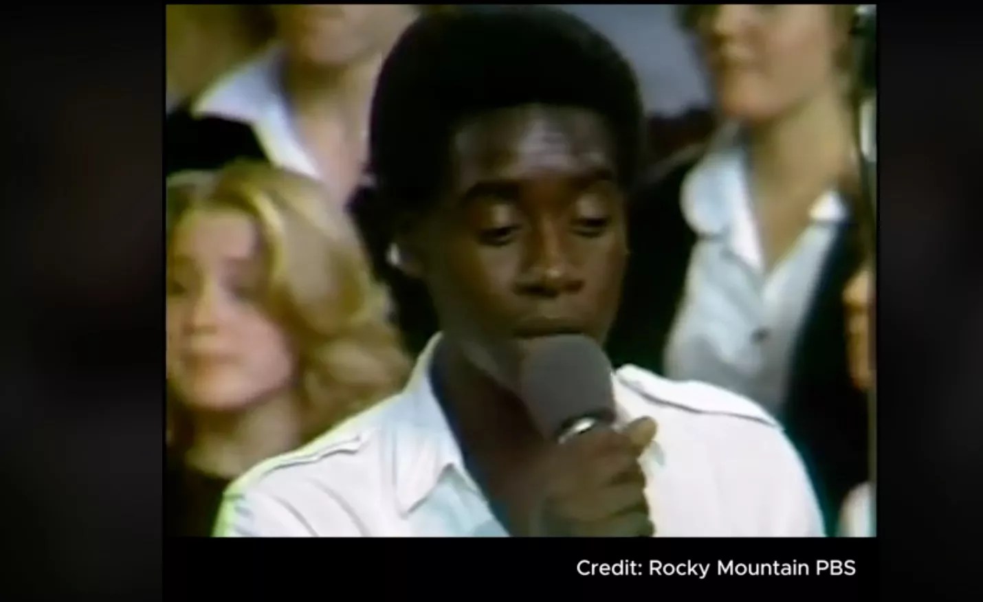 a young don cheadle singing