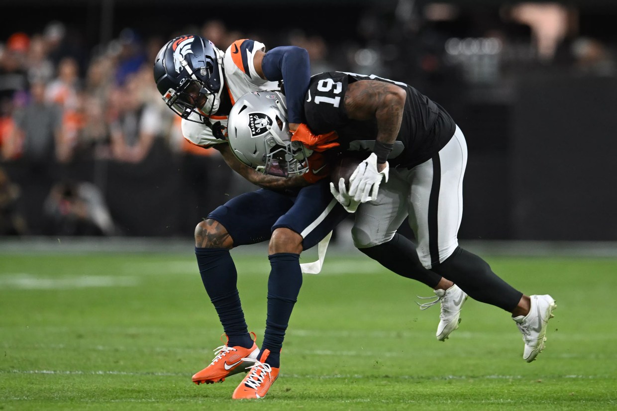 Patrick Surtain II tackles Raiders reciever