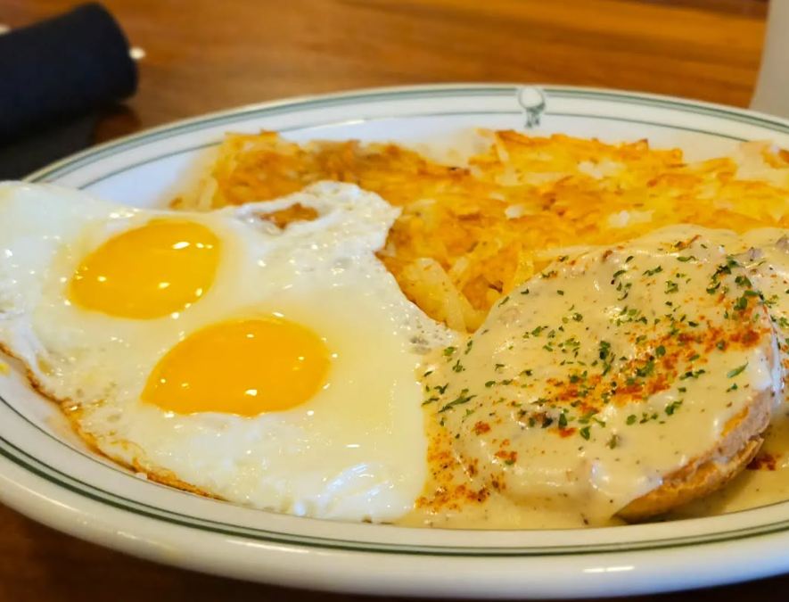 biscuits and gravy with eggs