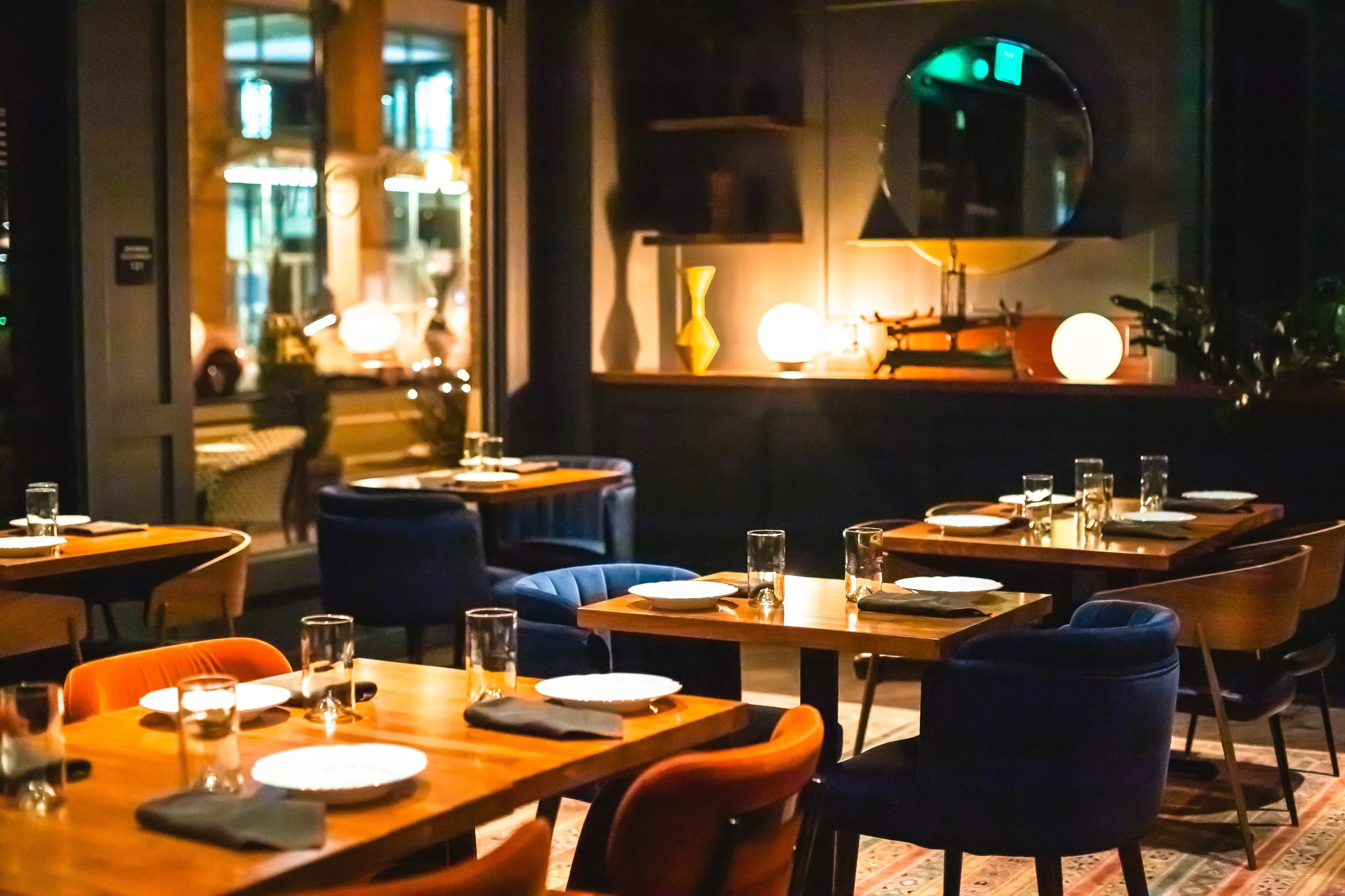 restaurant dining room