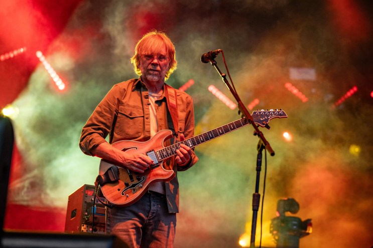 Trey Anastasio playing guitar
