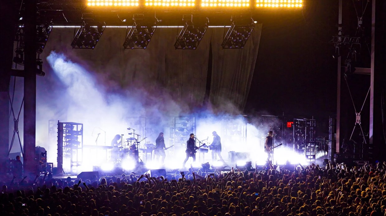 Nine Inch Nails live onstage