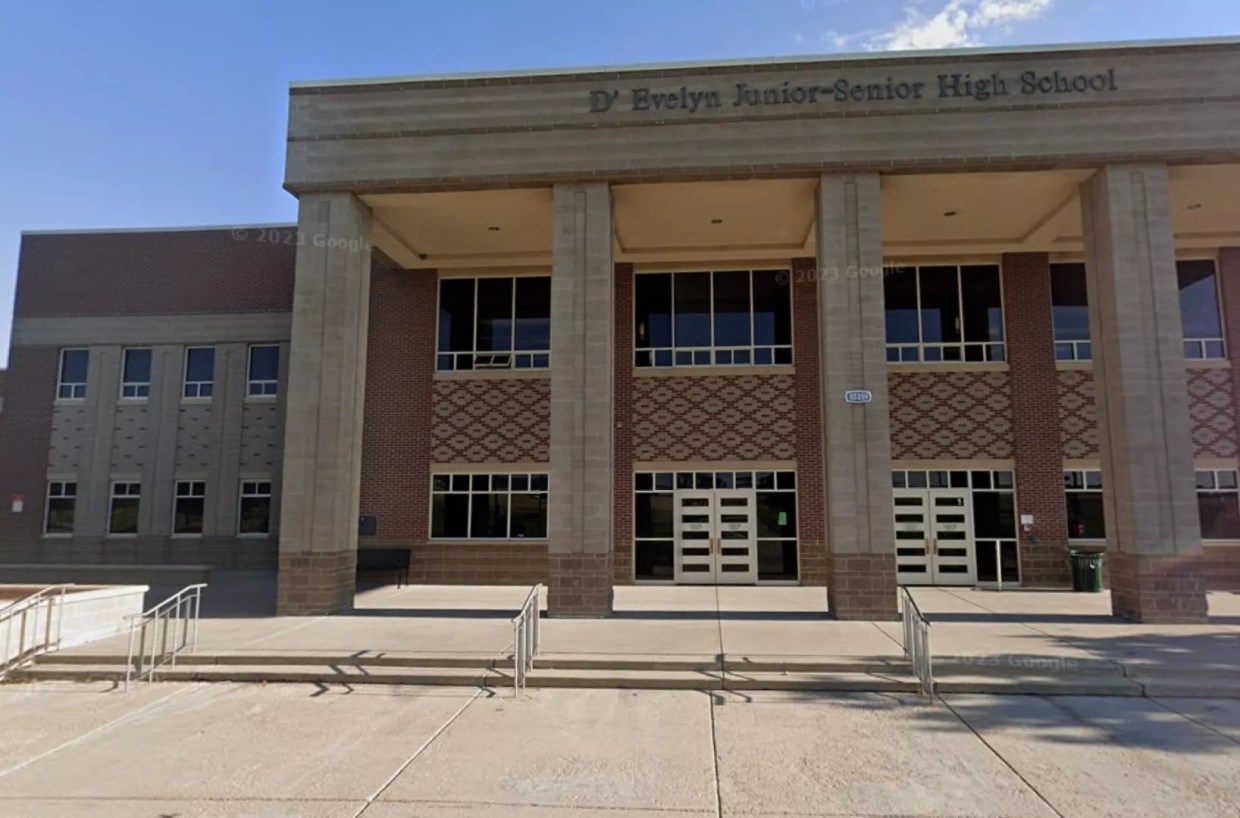 D'Evelyn Junior/Senior High School